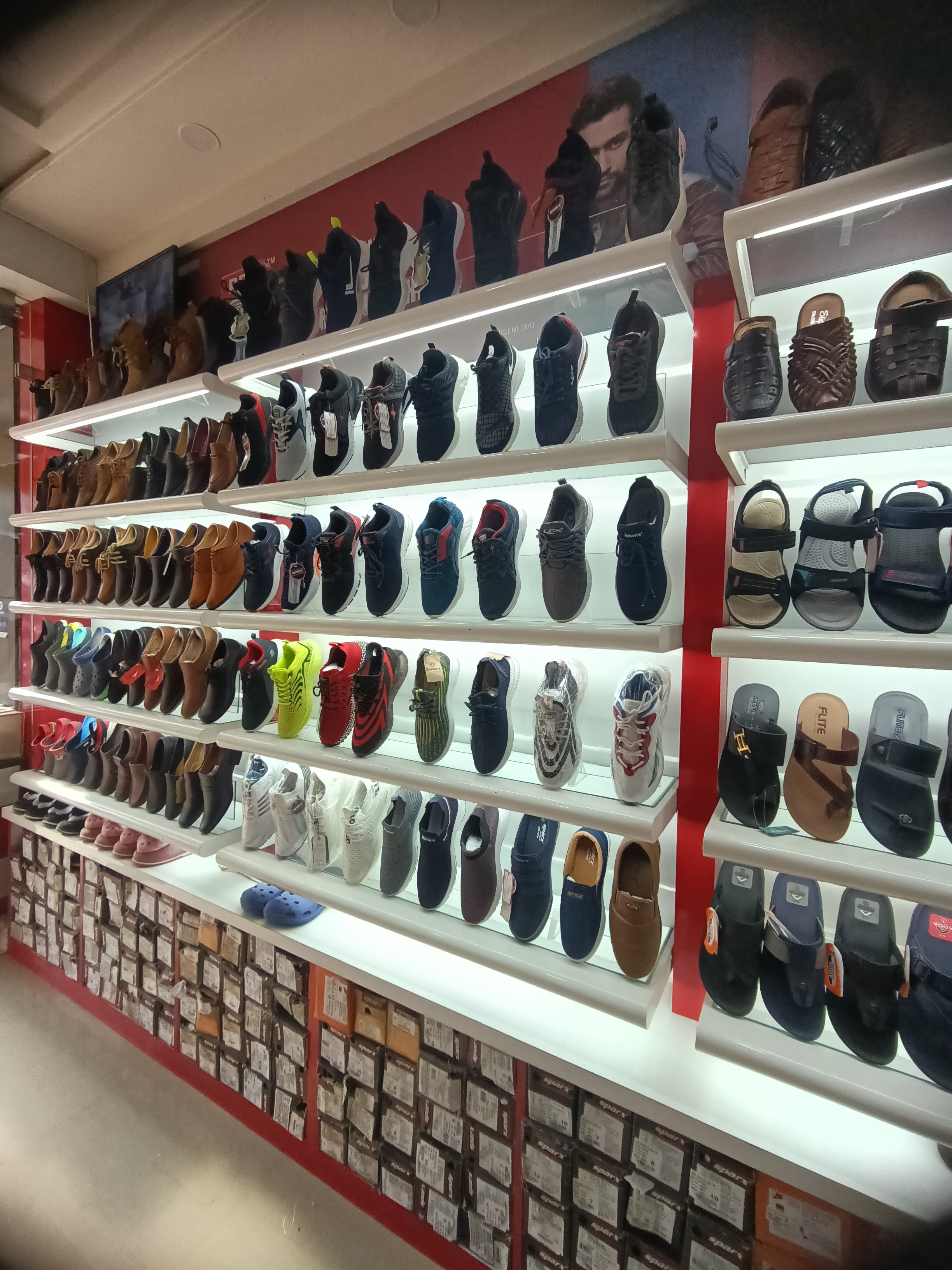 Wedding footwear Shop in sakkardara nagpur